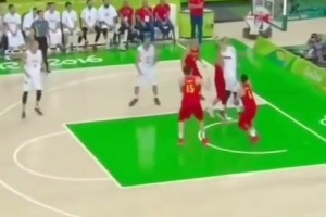 當(dāng)年周琦在奧運(yùn)會(huì)上對(duì)約基奇這一攻一防，可還行？