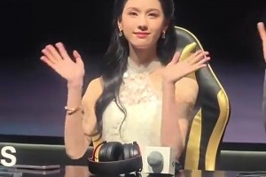 因?yàn)楦赣H喜歡意甲豪門尤文圖斯，所以給她起名陳都靈??