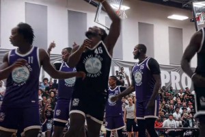 矮個(gè)子的超級英雄！重型后衛(wèi)米切爾的打法太有觀賞性了！