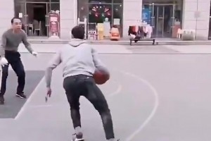 這操作牛逼?。“浊煽肆σ娏艘驳谜f句“真騷”！??