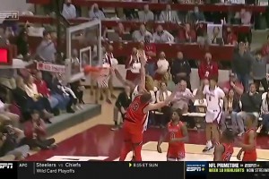 “雨姐”太猛！火箭新援戴維森這爆發(fā)力??走著走著隔扣凱斯勒！