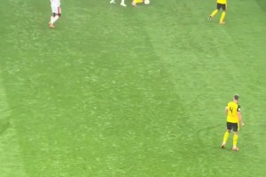 如出一轍??小貝林厄姆這踢球風(fēng)格像極了哥哥啊