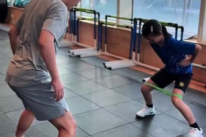 有天賦！劉維偉前妻曬女兒體能訓練 教練直言“這哪是第一次上”