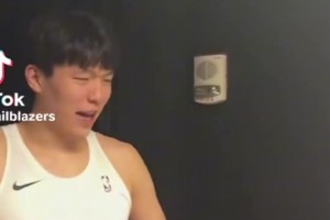 對(duì)自己的表現(xiàn)很滿意！楊瀚森賽后顯得十分開心！