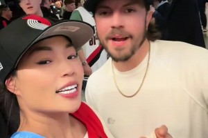 今天真牛！在波特蘭的博主珠姐現(xiàn)場(chǎng)教球迷用中文說(shuō)：楊瀚森牛皮~