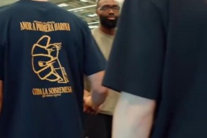 歡迎來到NBA！名場(chǎng)面：當(dāng)凱爾特人的新秀第一天與隊(duì)友見面！