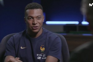 韋世豪去校園參加公益活動，不得不說人家是真的有心??