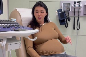 張曼源完成第一次孕晚期產(chǎn)檢 體重飆升至179斤！