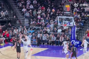 自信就對(duì)了！！楊瀚森無(wú)懼凱斯勒防守，三分果斷出手一發(fā)入魂??