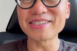 可愛喔！“大寶貝”劉禹彤與“小李夢”王櫻霓合拍手勢舞