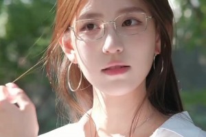 換賽道了？雞腿諾的校園風(fēng)穿搭 確實(shí)是美啊~