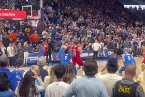 錯(cuò)失絕殺！火箭末節(jié)最后一投，申京頂著多特強(qiáng)投不中進(jìn)加時(shí)??