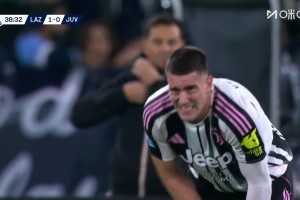 失良機(jī)！孔塞桑速度生吃對手傳中！弗拉霍維奇打門沒進(jìn)自己還傷了