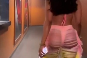 這是被榨干了？克萊開季狀態(tài)不佳，女友馬冬梅身材炸裂！