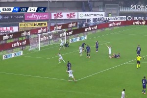 補(bǔ)時(shí)絕殺！巴雷拉傳中，對(duì)手被干擾不慎送烏龍