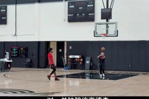 詹姆斯打趣庫里：是你毀了整個聯(lián)盟，現(xiàn)在每個人都在投三分