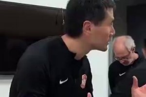 邵佳一留下了太多名場面！當(dāng)年德甲官方回顧中國球員的精彩表現(xiàn)！