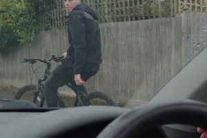 帕爾默這長相要是不認(rèn)識他，他走你后邊你都得害怕??